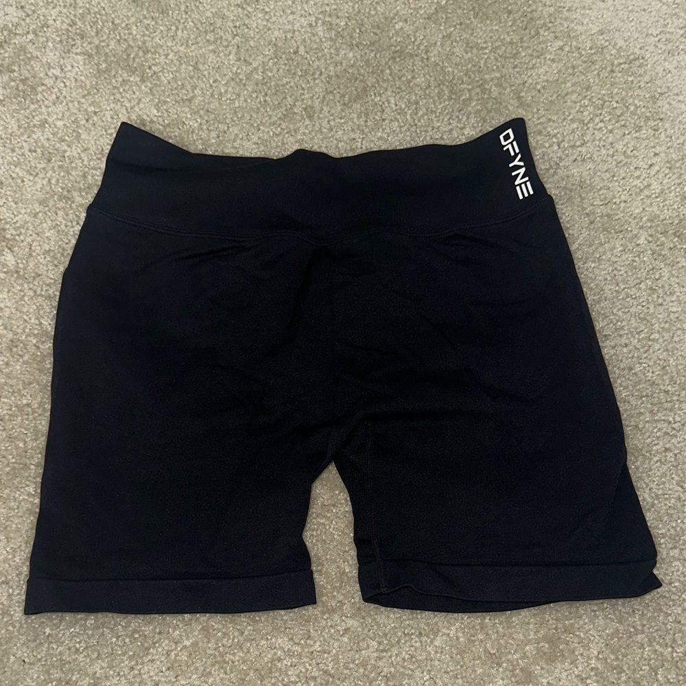 DFYNE Women's Dynamic Short 4.5” Black